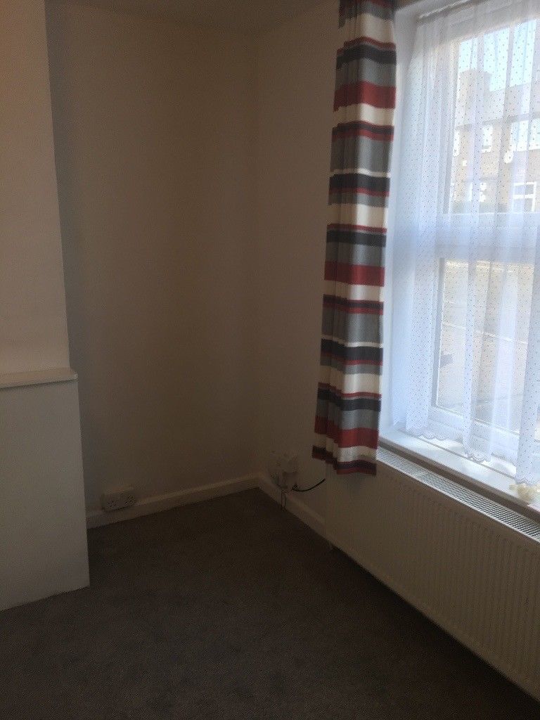 2 Bedrooms End Terrace House, 